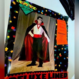 HALLOWEEN DELUXE VERSATILE CAPE BLACK WITH RED LINING  GREAT FOR VAMPIRE/DEVIL